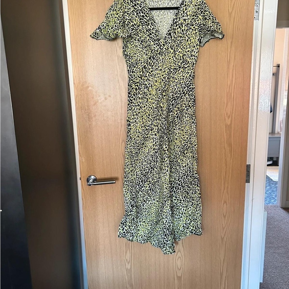 Elegant Leopard Print Midi Dress